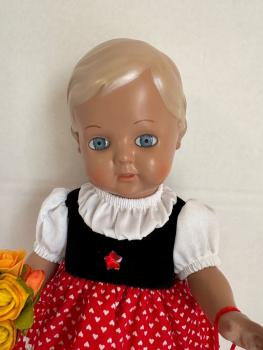 Preview: Schildkröt Weihnachtsedition: Klassikpuppe Christel, 34 cm